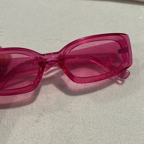 Pink clear rounded rectangle sunglasses. - Picture 5 of 5